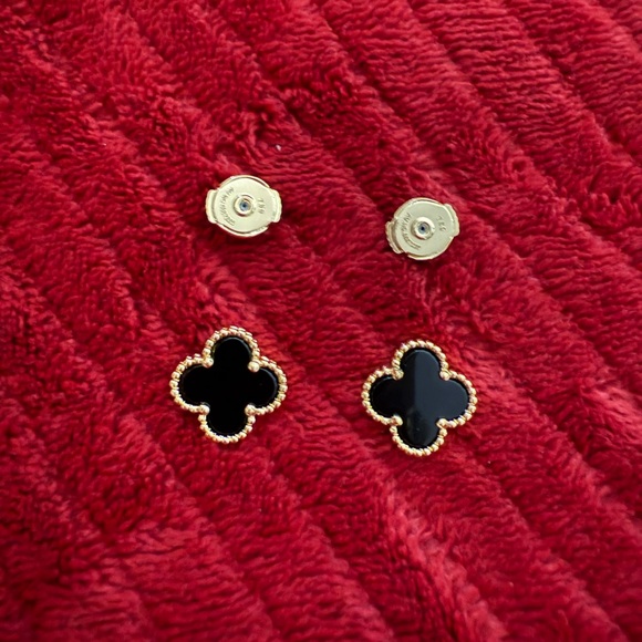 VCA Stamped Clover Earrings Black and Gold Tone NEW - Picture 1 of 4